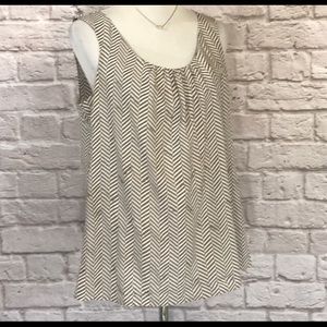 Loft  grey chevron patterned shell, large.